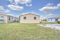 1712 Ave L in Fort Pierce, FL - Foto de edificio - Building Photo