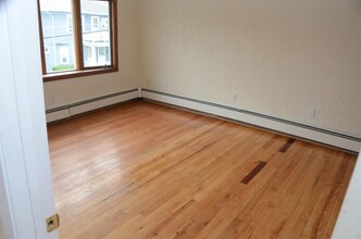 58 Windsor Rd, Unit 2 in Medford, MA - Building Photo - Building Photo