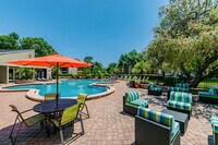 Legend Oaks in Tampa, FL - Building Photo - Building Photo