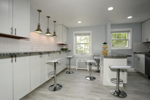 100 Huguenot Ave, Unit 6B in Englewood, NJ - Building Photo