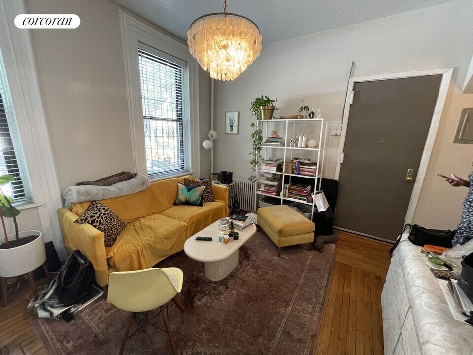 257 Adelphi St in Brooklyn, NY - Building Photo