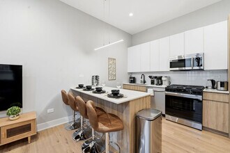 6044 N Winthrop Ave, Unit SI ID1377801P in Chicago, IL - Building Photo - Building Photo