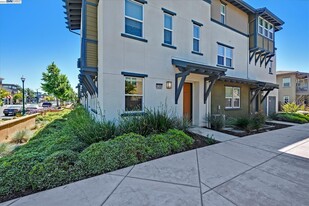 2741 5th St, Unit 2741 in Alameda, CA - Building Photo