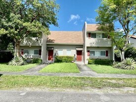 8940 SW 95th Ave in Miami, FL - Building Photo