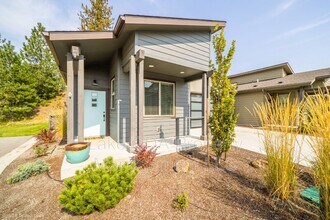 3343 N Rosalia Rd in Coeur d'Alene, ID - Building Photo - Building Photo