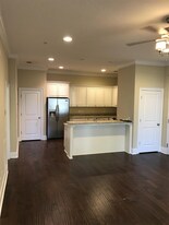 425 E Mc Donough St in Savannah, GA - Building Photo