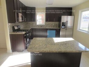 3337 W 83rd St in Chicago, IL - Building Photo - Building Photo