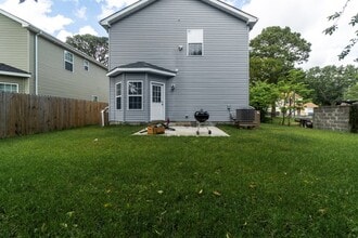 1077 Green St in Norfolk, VA - Building Photo - Building Photo