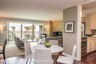 2393 SW Park Pl-Unit -#309 in Portland, OR - Building Photo - Building Photo