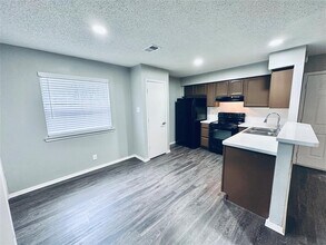 5507 Rose Hill Cir in Austin, TX - Building Photo - Building Photo