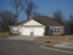 1216-1218 Fall Meadow Ln in Belton, MO - Foto de edificio - Building Photo