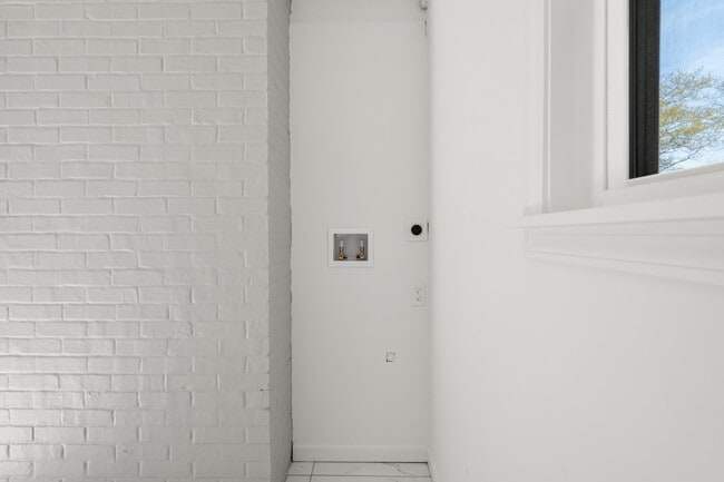 property at 908 McDaniel St SW