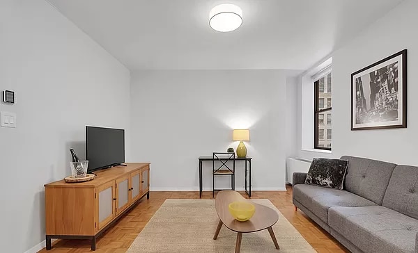 375 3rd Ave in New York, NY - Building Photo - Building Photo