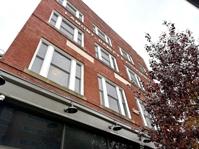 1138 Elm St in Manchester, NH - Building Photo - Building Photo