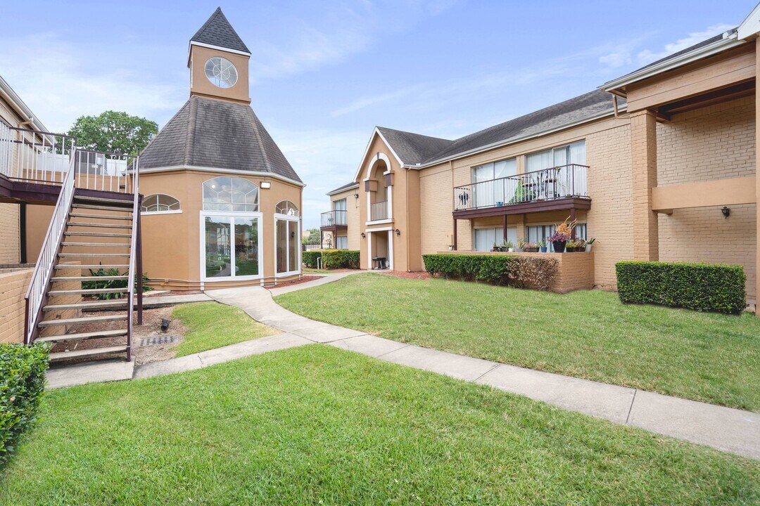 The Park at Amalfi Photo