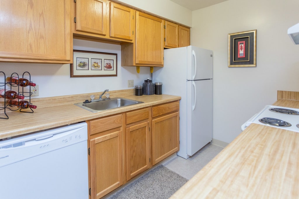 Deer Creek North Royalton, OH Apartments