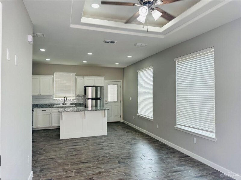 1101 Sugar Gdn Dr in Pharr, TX - Building Photo