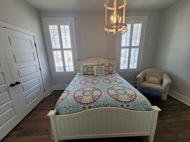 property at 1409 Moody Ave