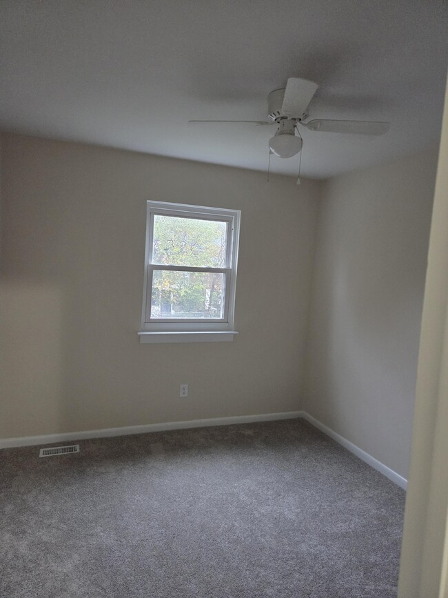 614 Redkirk Ln in Virginia Beach, VA - Building Photo - Building Photo