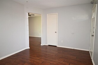 4 Brandy Ln in Wichita Falls, TX - Foto de edificio - Building Photo