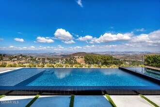 4066 Calle Del Sol in Thousand Oaks, CA - Building Photo - Building Photo