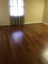 124 Hillsboro Pl, Unit 124 in Nashville, TN - Building Photo - Building Photo