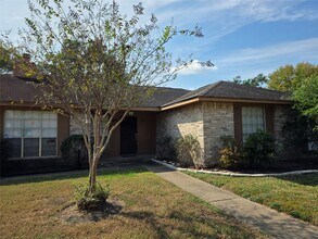 19223 Woodglen Dr in Katy, TX - Building Photo - Building Photo