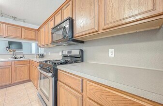 101 Spencer Landing W in La Porte, TX - Building Photo - Building Photo