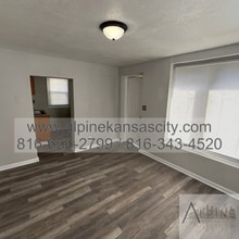 424 N Prairie St in Liberty, MO - Building Photo - Building Photo