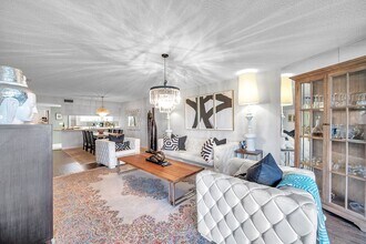 6650 Sunset Way in St Pete Beach, FL - Building Photo - Building Photo