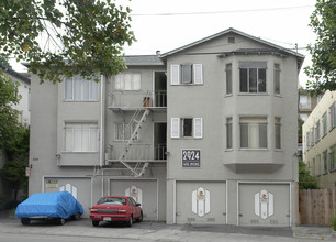 2924 14th Ave in Oakland, CA - Foto de edificio - Building Photo