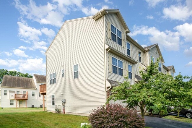 192 Mapleton Dr in Harrisburg, PA - Building Photo - Building Photo