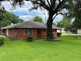 2603 Goldenrod St in Pasadena, TX - Building Photo