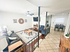4013 Burning Tree Dr in San Antonio, TX - Building Photo - Building Photo