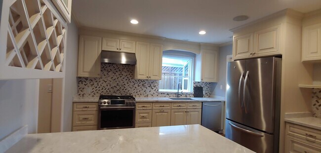 651 Enright Ave in Santa Clara, CA - Building Photo - Building Photo