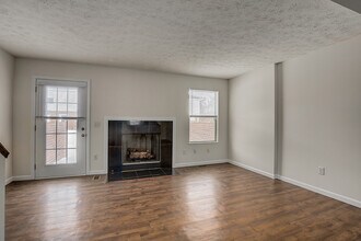 Athens in Loveland, OH - Foto de edificio - Building Photo