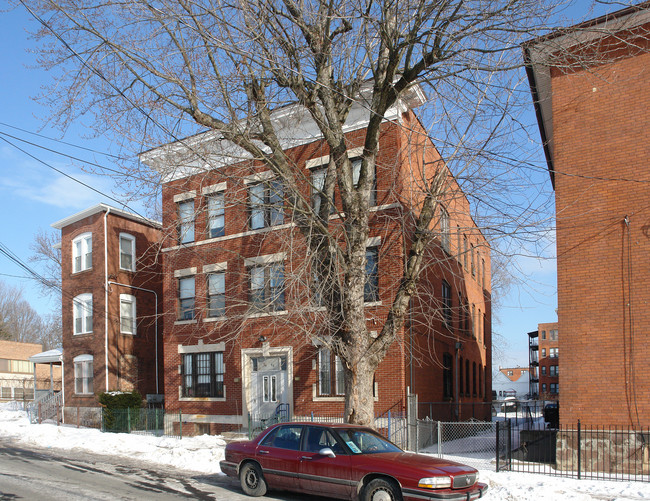 84-86 East St in Hartford, CT - Foto de edificio - Building Photo