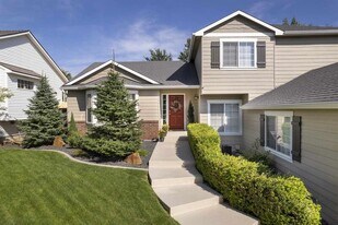 806 N Knudson St in Liberty Lake, WA - Building Photo