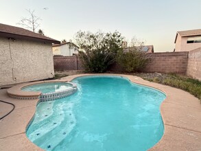 6802 Bonillo Dr in Las Vegas, NV - Building Photo - Building Photo