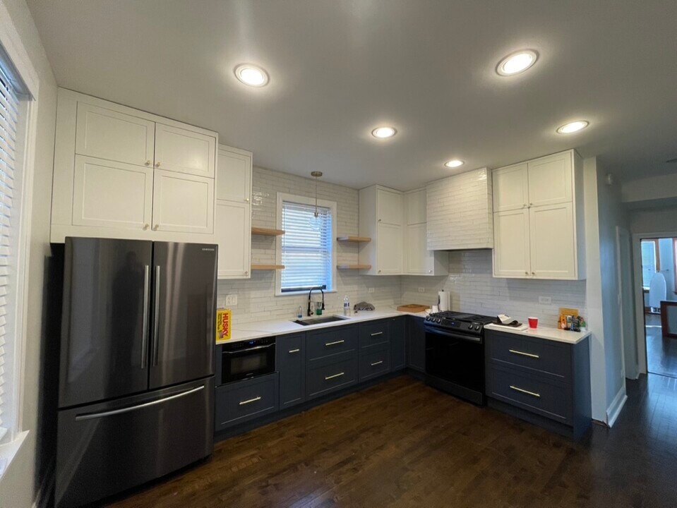 5330 W 23rd Pl, Unit 2nd Floor Apt. in Cicero, IL - Building Photo