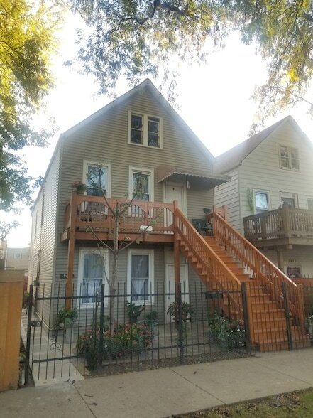 2453 W 46th Pl, Unit 1-139 in Chicago, IL - Building Photo