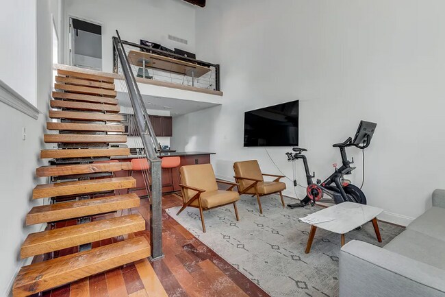 property at 1301 N Front St