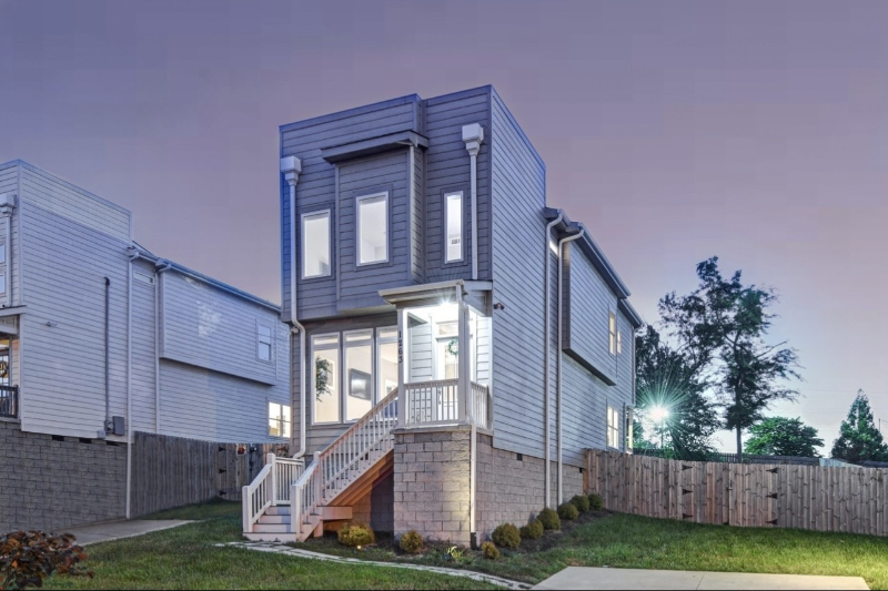 1263 N Avondale Cir in Nashville, TN - Building Photo