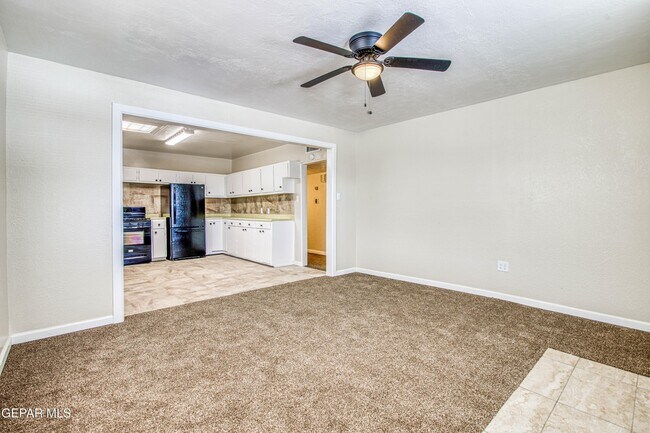 1611 N Kansas St in El Paso, TX - Foto de edificio - Building Photo