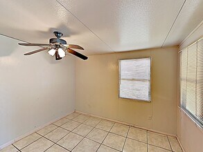 6505 Ambassador Dr in Orlando, FL - Building Photo - Building Photo