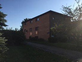 531 W Pleasant Ln, Unit Garden