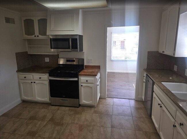 619 W 15th St in Antioch, CA - Building Photo - Building Photo