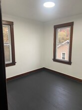 558 Stewart St in Turtle Creek, PA - Building Photo - Building Photo