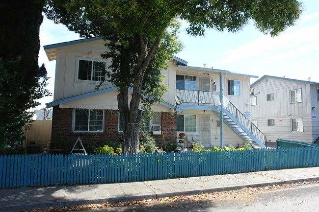 2187 Pasetta Dr in Santa Clara, CA - Foto de edificio - Building Photo