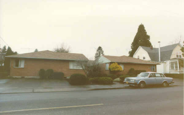 3209-3231 SE Clinton St in Portland, OR - Building Photo - Building Photo